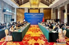 中老各界友人云南共庆两国
